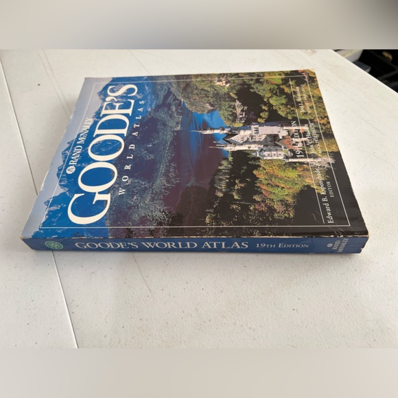 Vintage - World Atlas - Picture 4 of 4